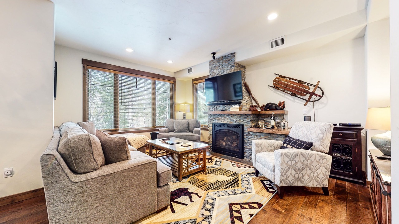 Photo of Livingroom in Woodwinds