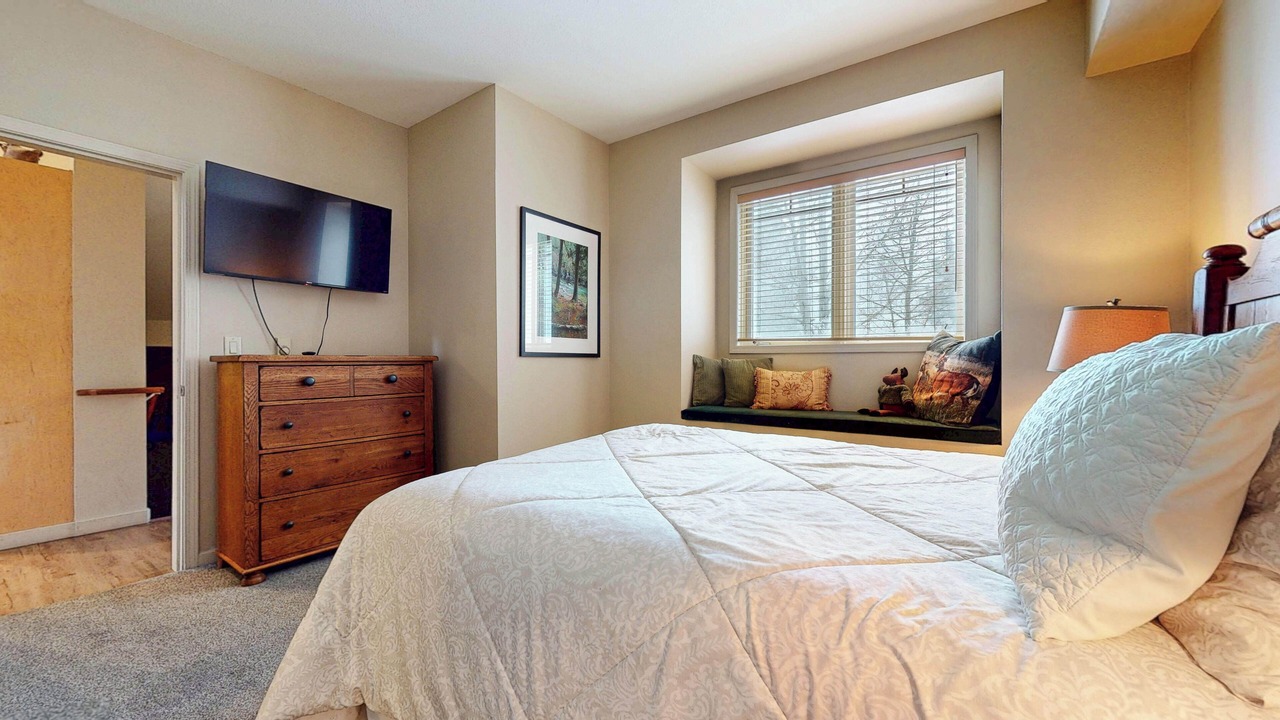 Photo of Bedroom in Mammoth Lakes