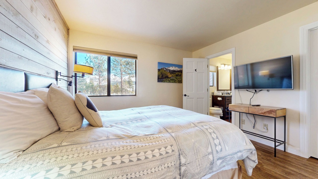 Photo of Bedroom in Mammoth Lakes