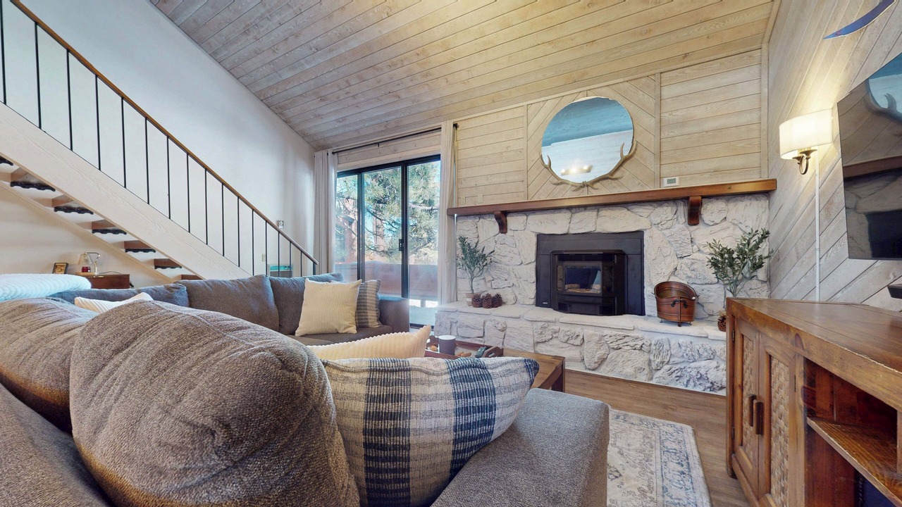 Photo of Livingroom in Mammoth Lakes