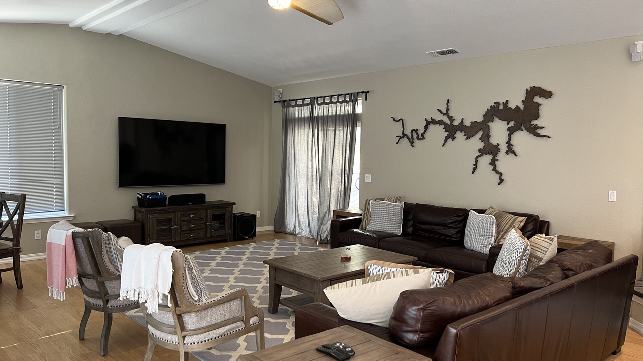 Photo of Livingroom in Oak Shores