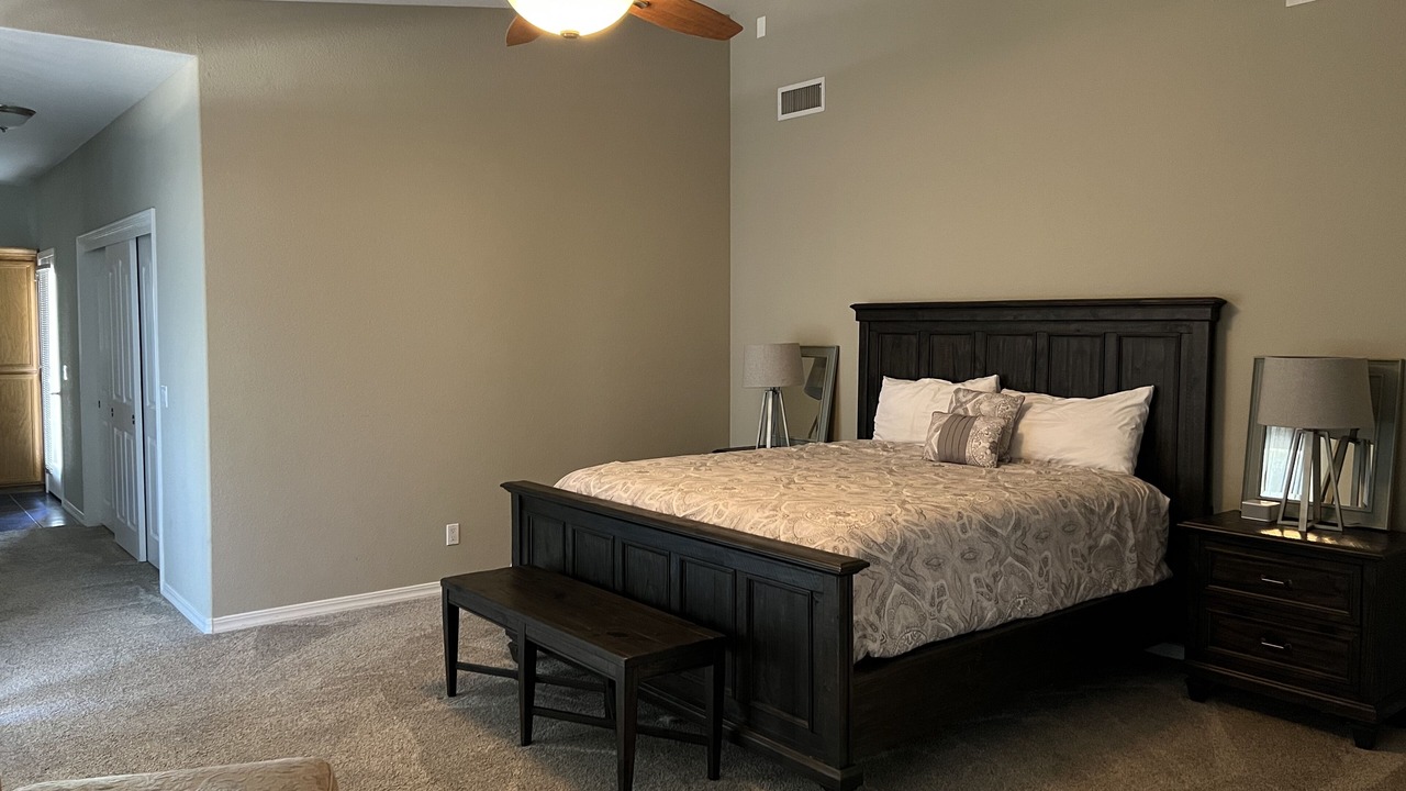 Photo of Bedroom in Oak Shores