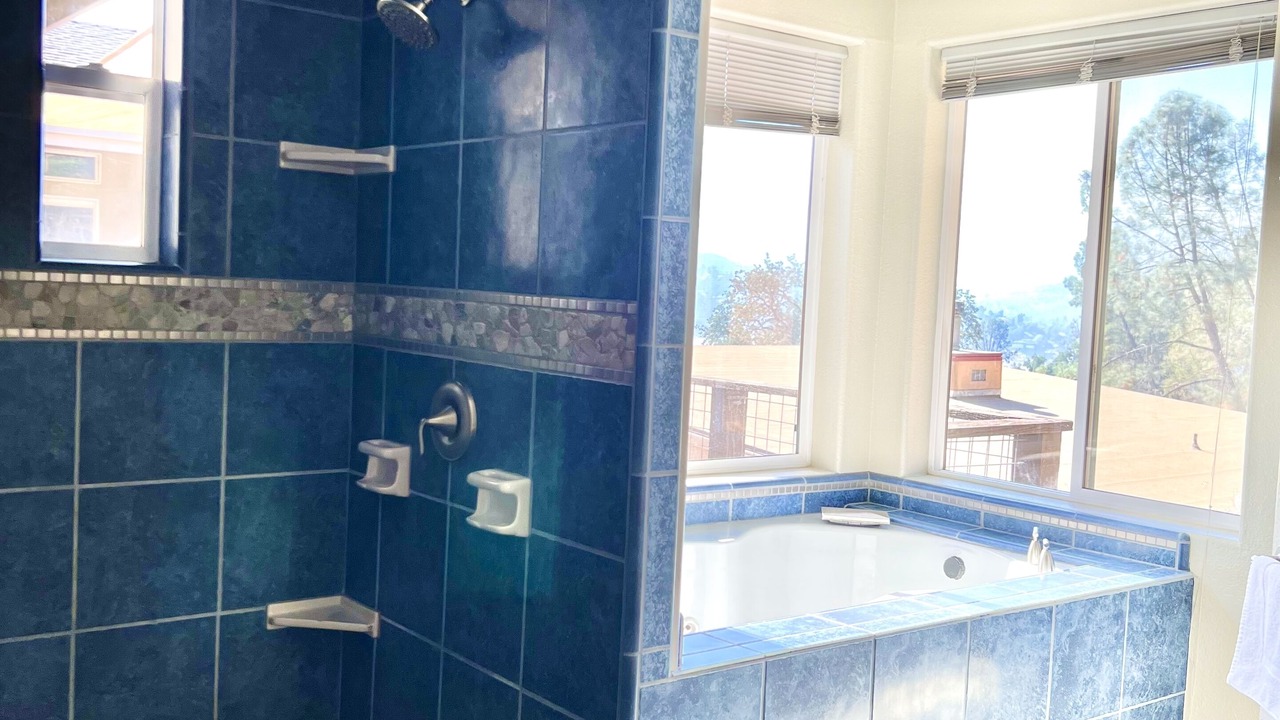 Photo of Bathroom in Oak Shores