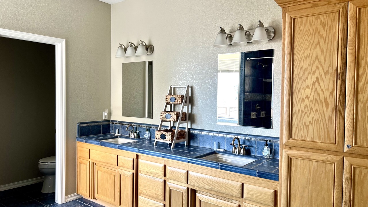 Photo of Bathroom in Oak Shores