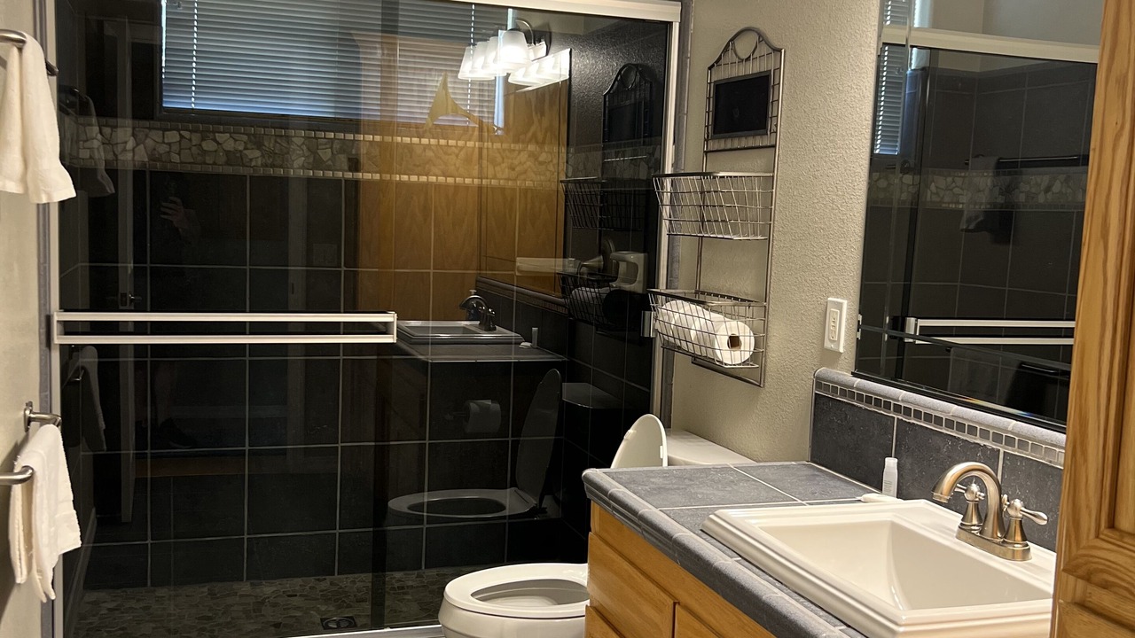 Photo of Bathroom in Oak Shores