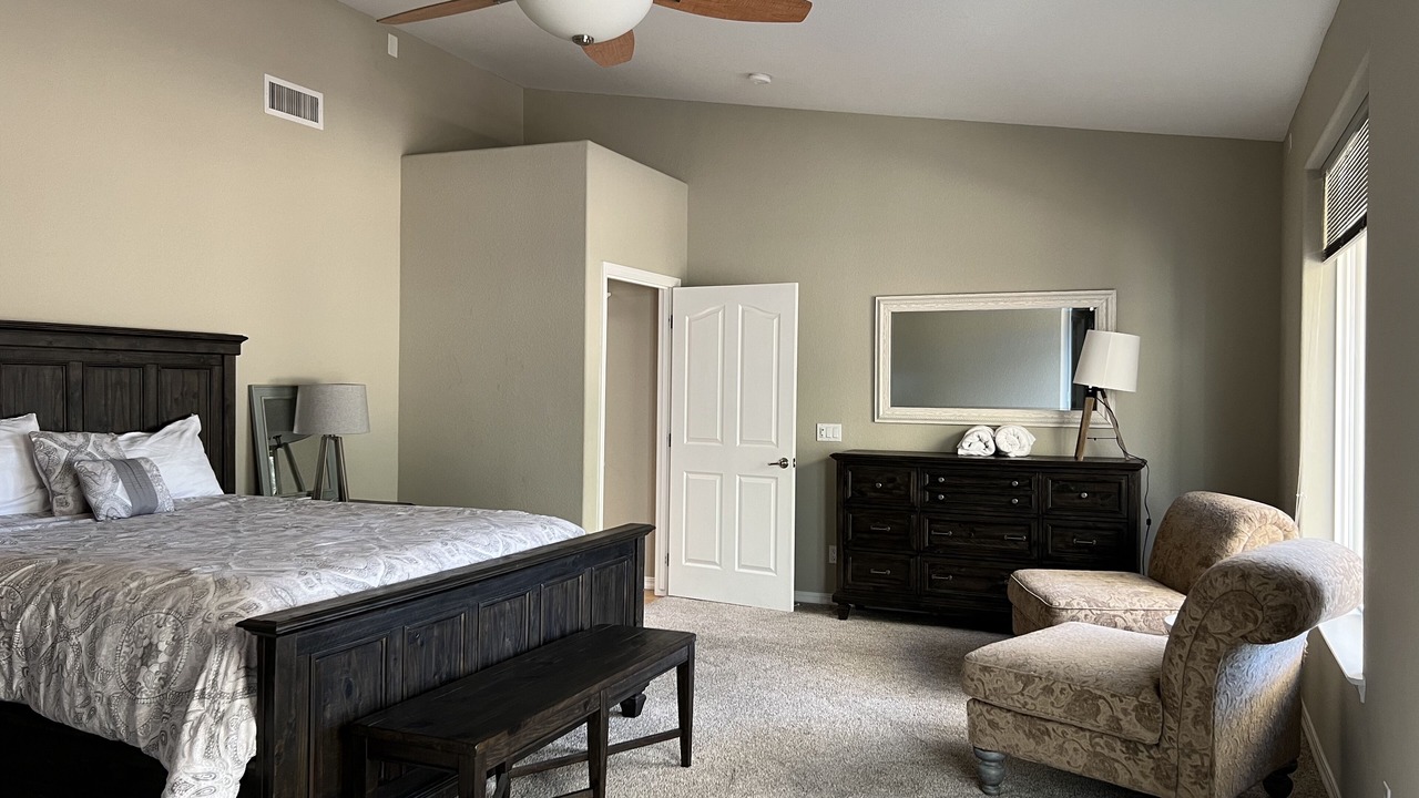 Photo of Bedroom in Oak Shores
