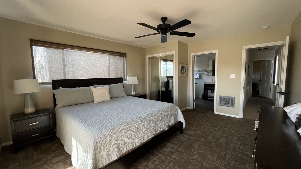Photo of Bedroom in Oak Shores