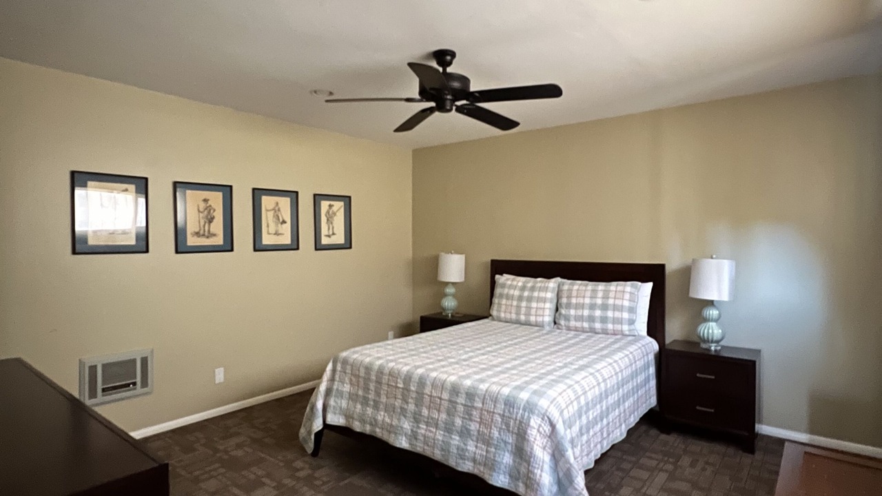 Photo of Bedroom in Oak Shores