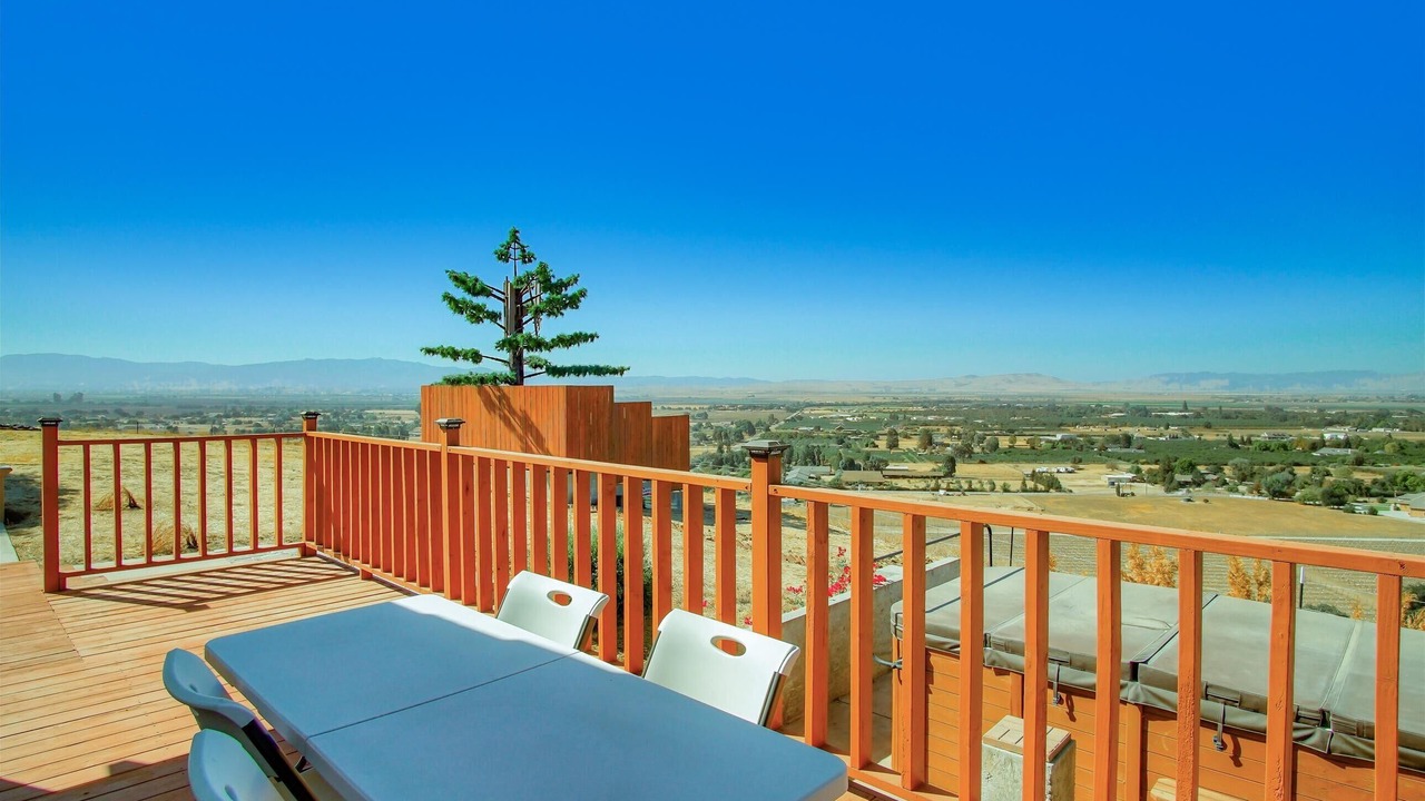 Photo of Outdoor in Hollister