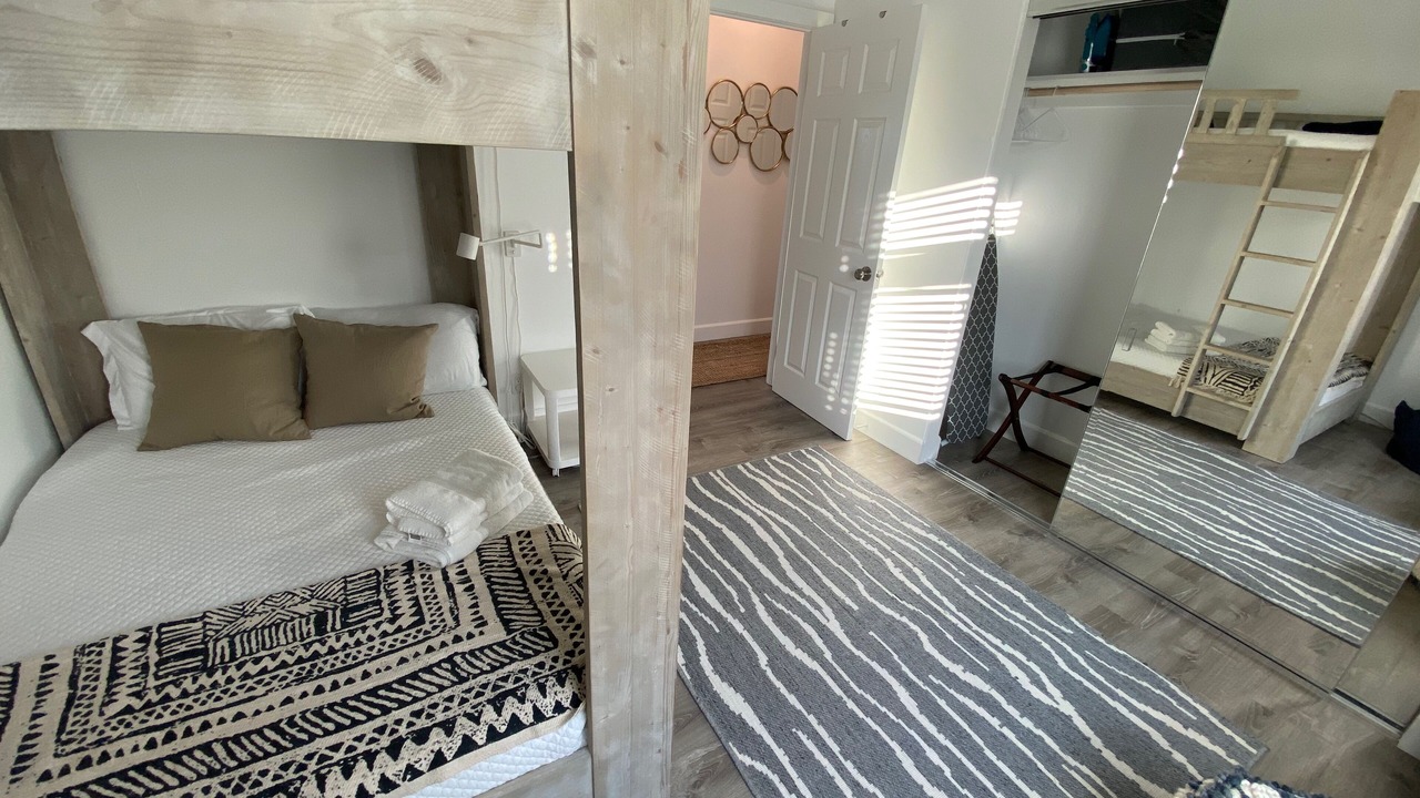Photo of Bedroom in Lincoln Acres