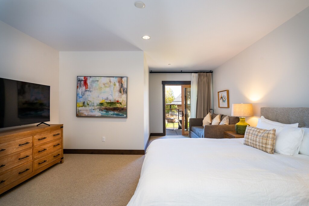 Photo of Bedroom in Stateline