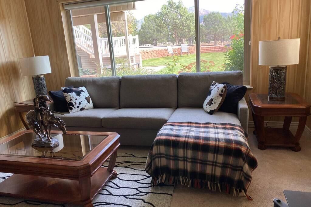 Photo of Livingroom in New Harmony