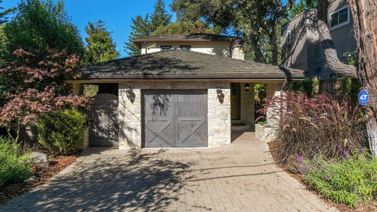 Photo of Outdoor in Carmel Woods