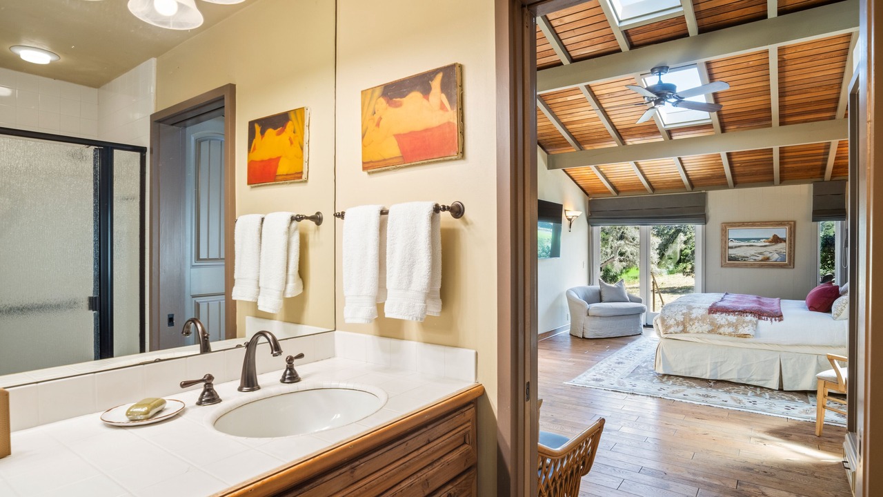 Photo of Bathroom in Quail Lodge