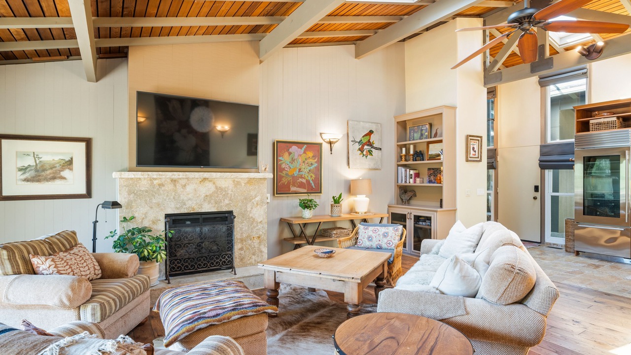 Photo of Livingroom in Quail Lodge