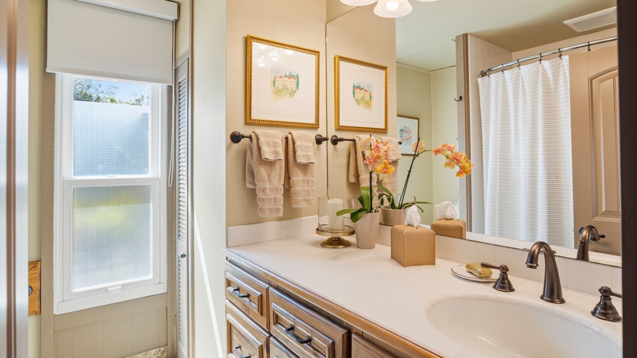Photo of Bathroom in Quail Lodge