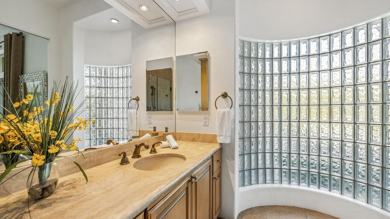 Photo of Bathroom in Artisan