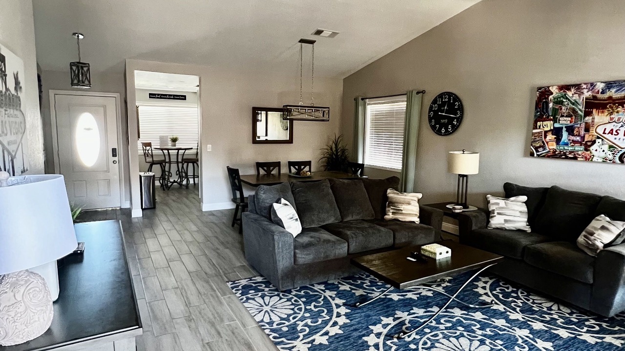 Photo of Livingroom in Green Valley North