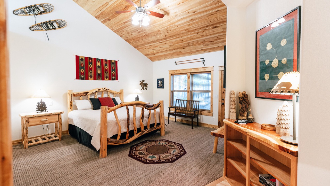 Photo of Bedroom in Sunriver