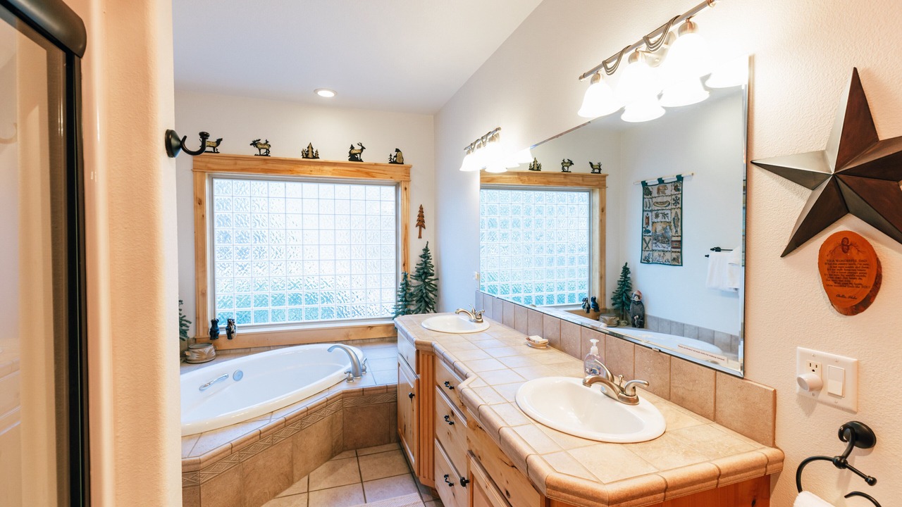 Photo of Bathroom in Sunriver