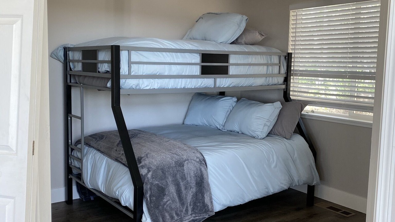 Photo of Bedroom in Cedar Ridge