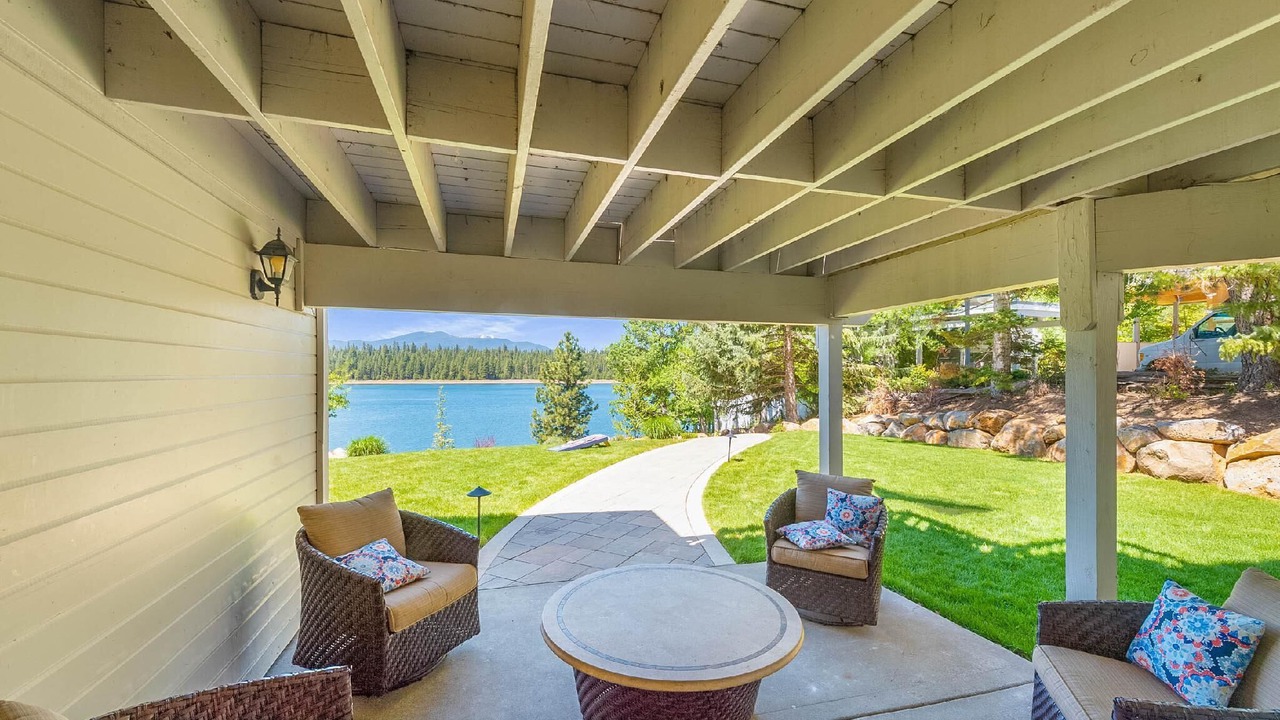 Photo of Patio Balcony in Lake Almanor West