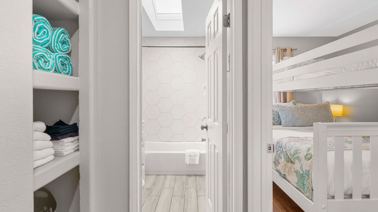 Photo of Bathroom in Central Mission Beach