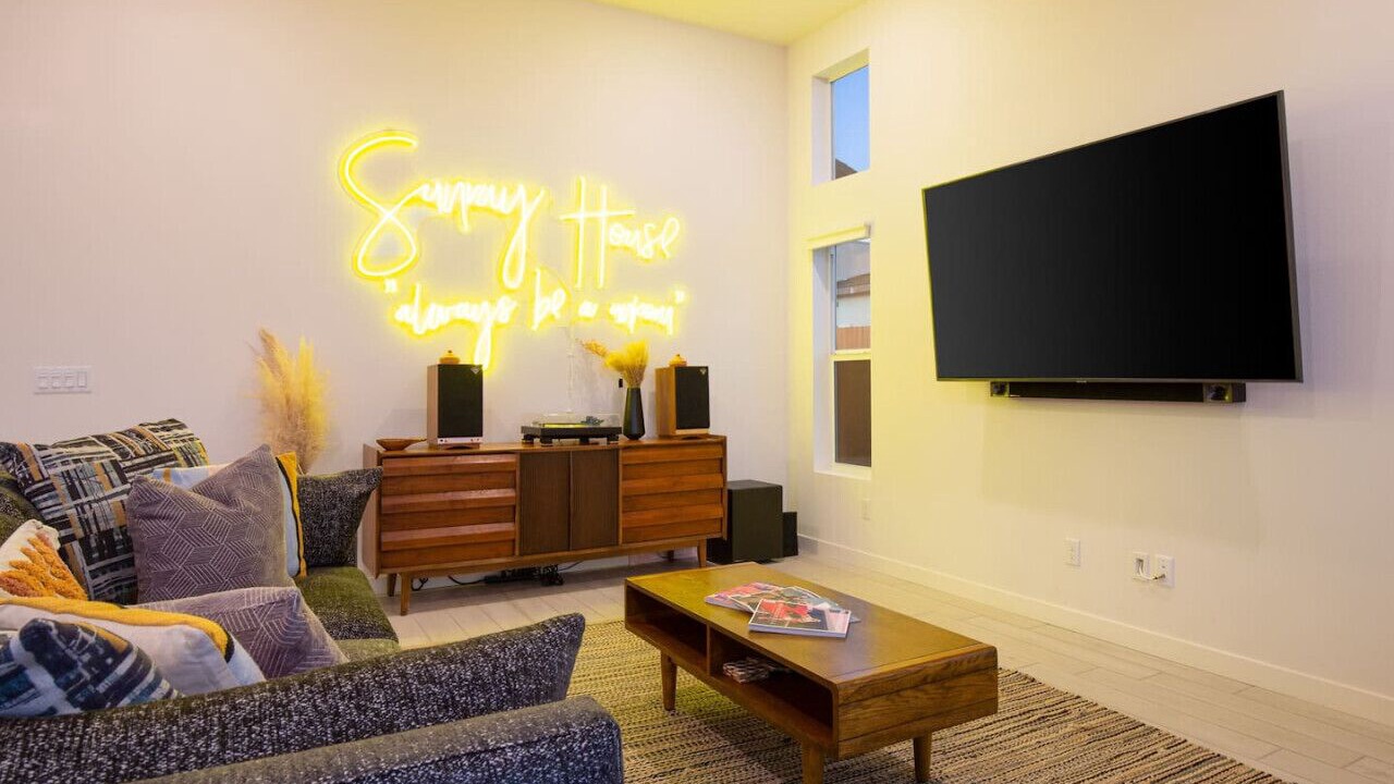 Photo of Livingroom in B-Bar-H Ranch