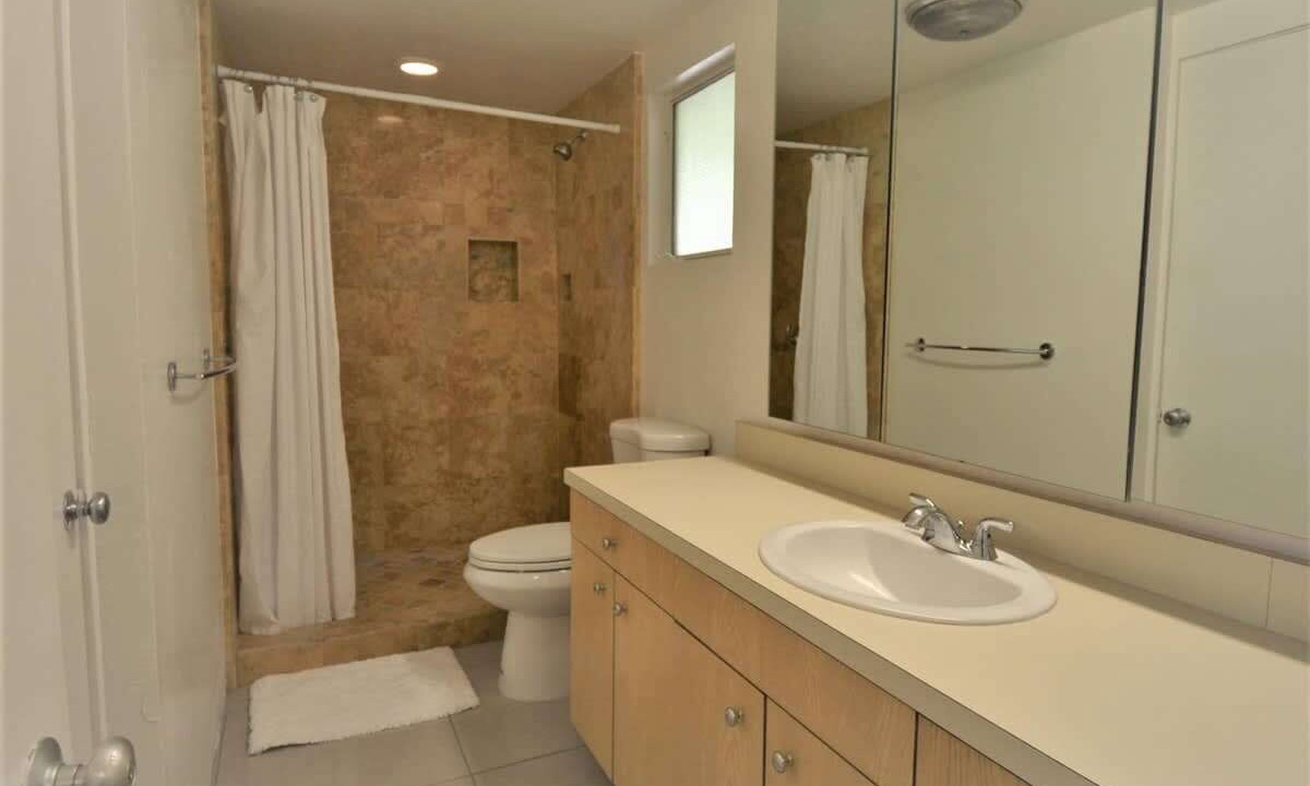 Photo of Bathroom in Historic Tennis Club