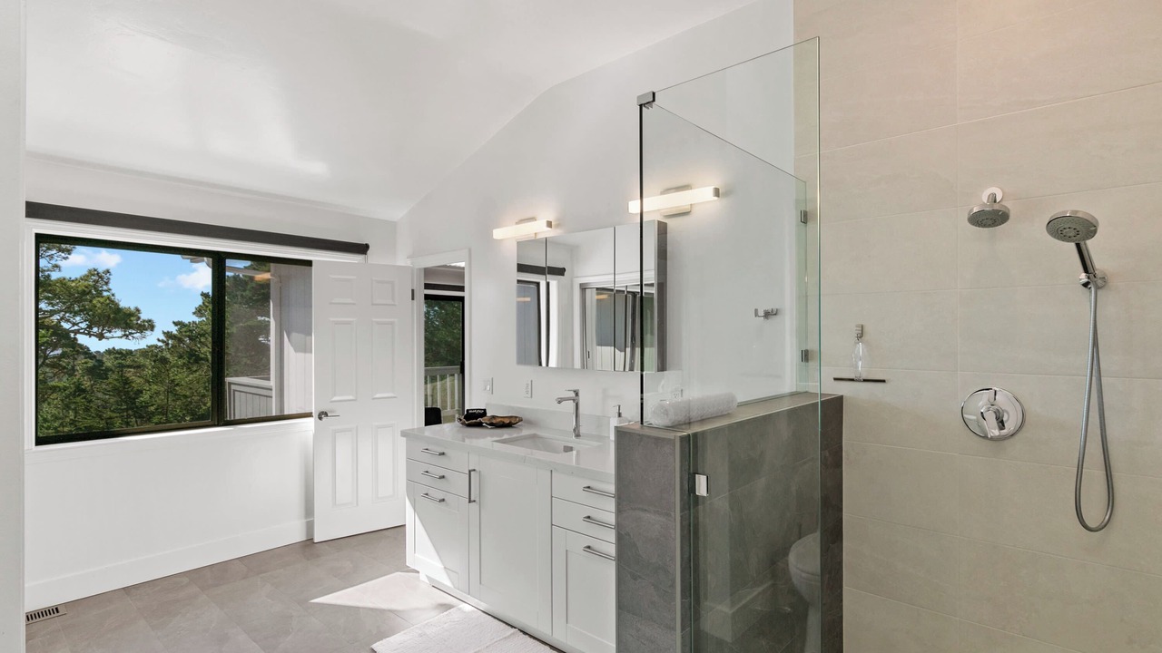Photo of Bathroom in Del Monte Forest
