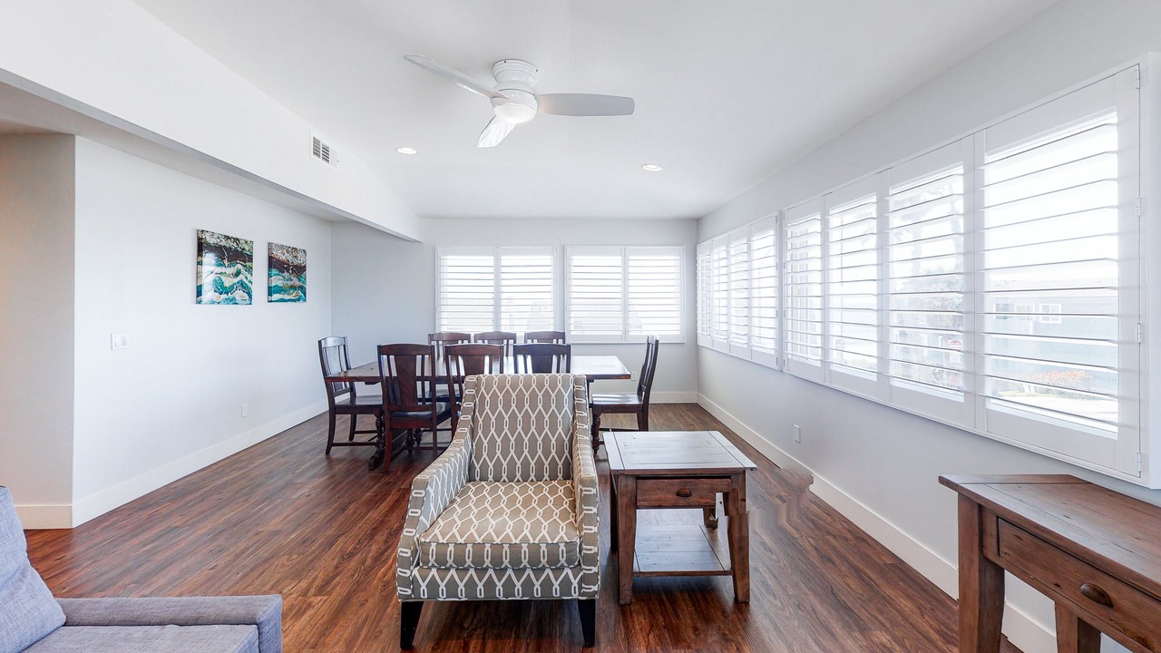 Photo of Livingroom in South Oceanside