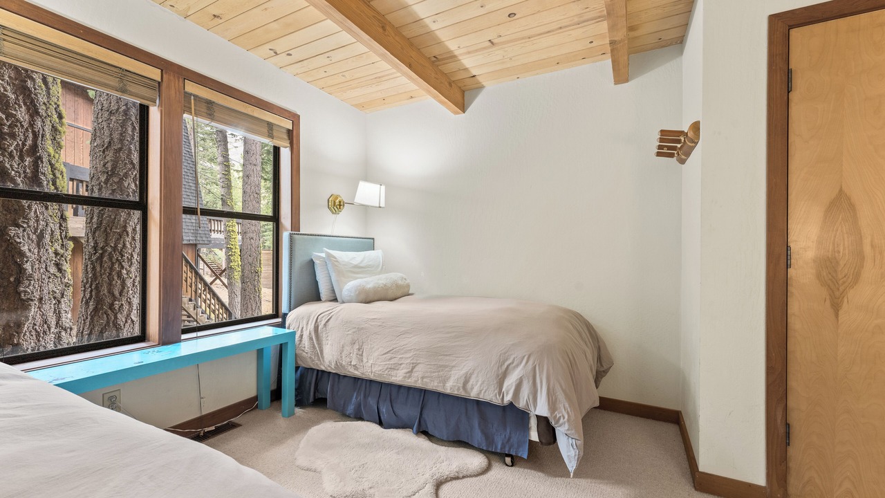 Photo of Bedroom in Alpine Meadows