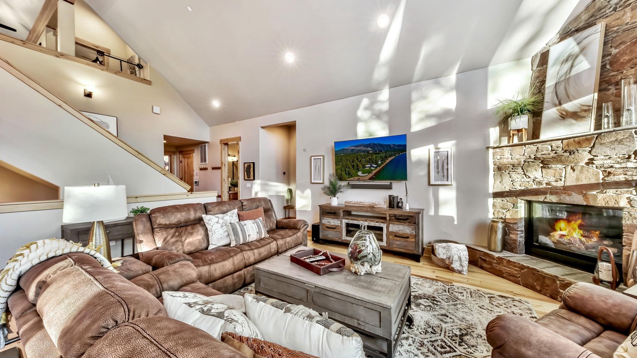 Photo of Livingroom in Montgomery Estates