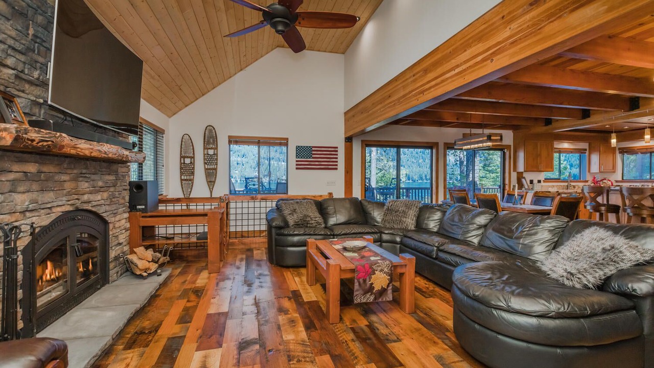 Photo of Livingroom in Truckee