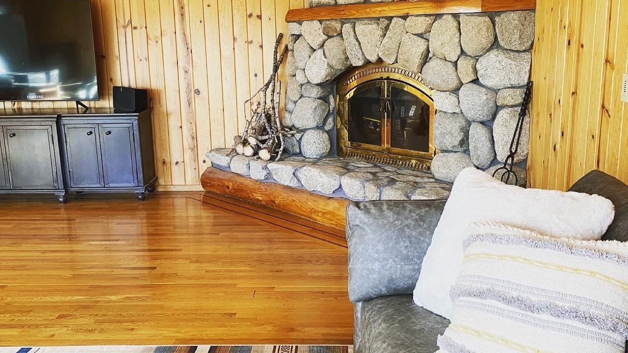 Photo of Livingroom in Meeks Bay