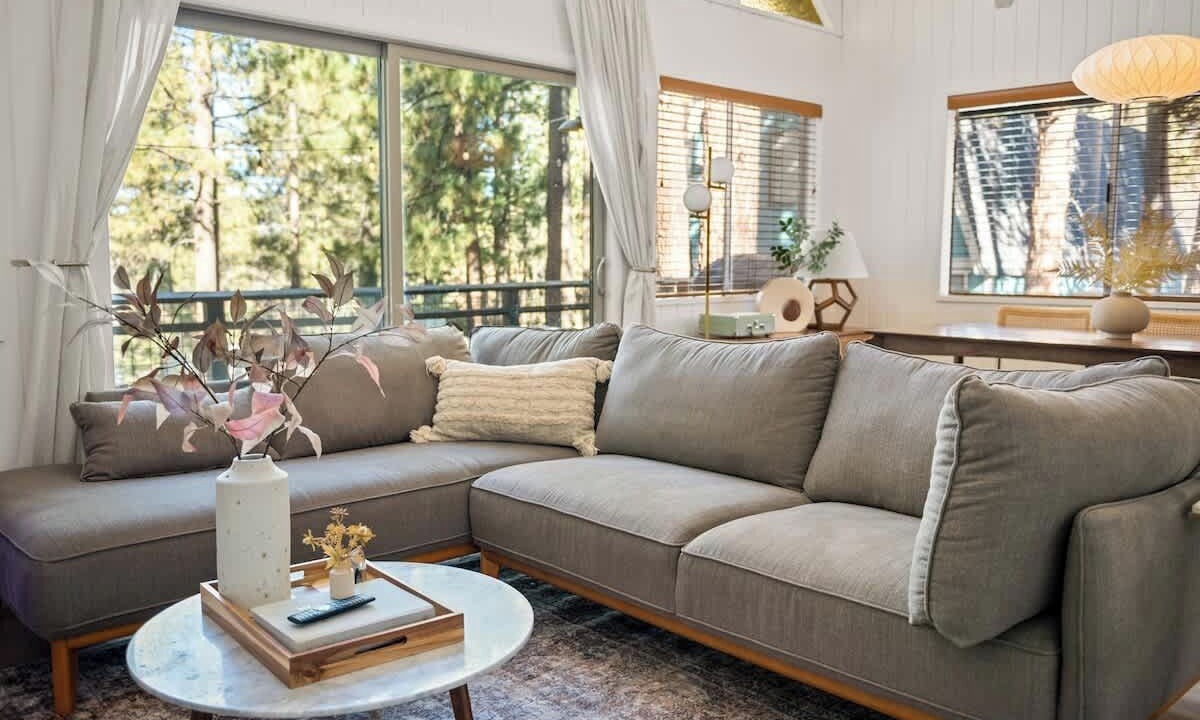 Photo of Livingroom in Upper Moonridge