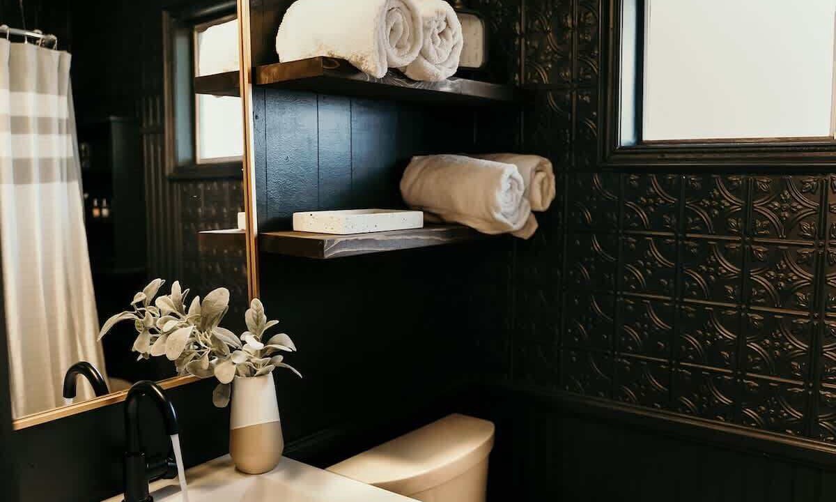 Photo of Bathroom in Upper Moonridge
