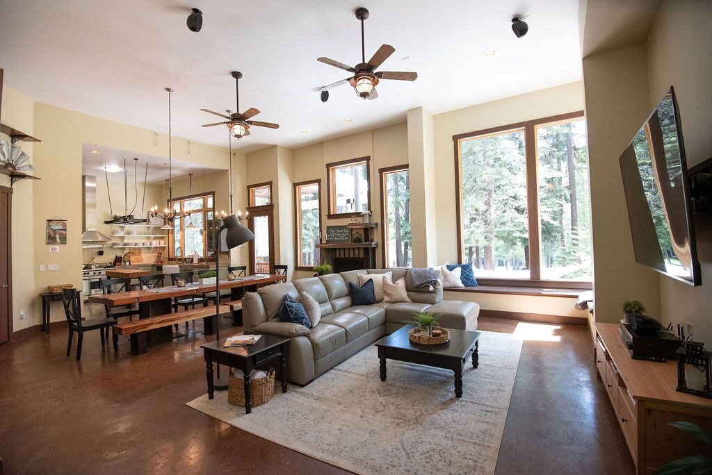 Photo of Livingroom in Lake Almanor West