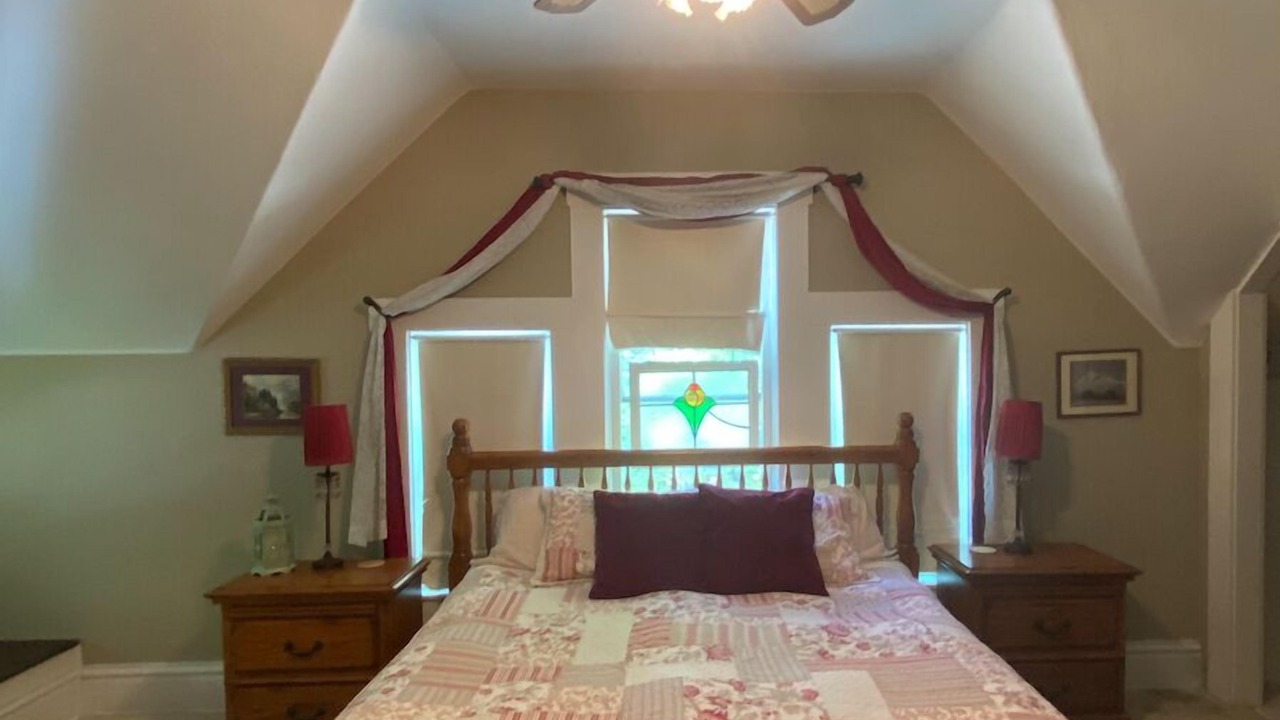 Photo of Bedroom in McCloud
