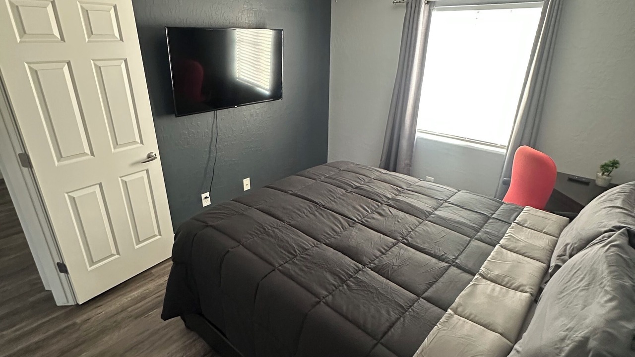 Photo of Bedroom in Enterprise
