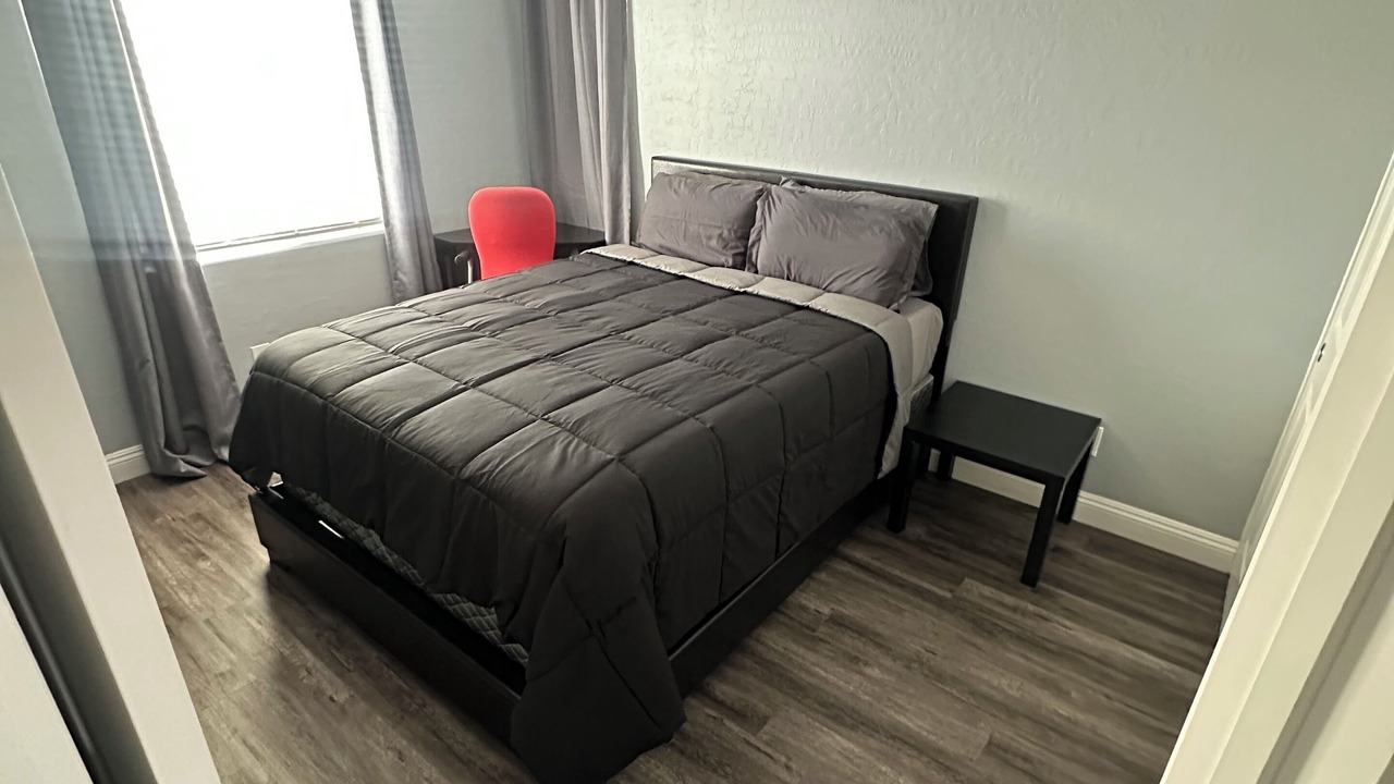 Photo of Bedroom in Enterprise