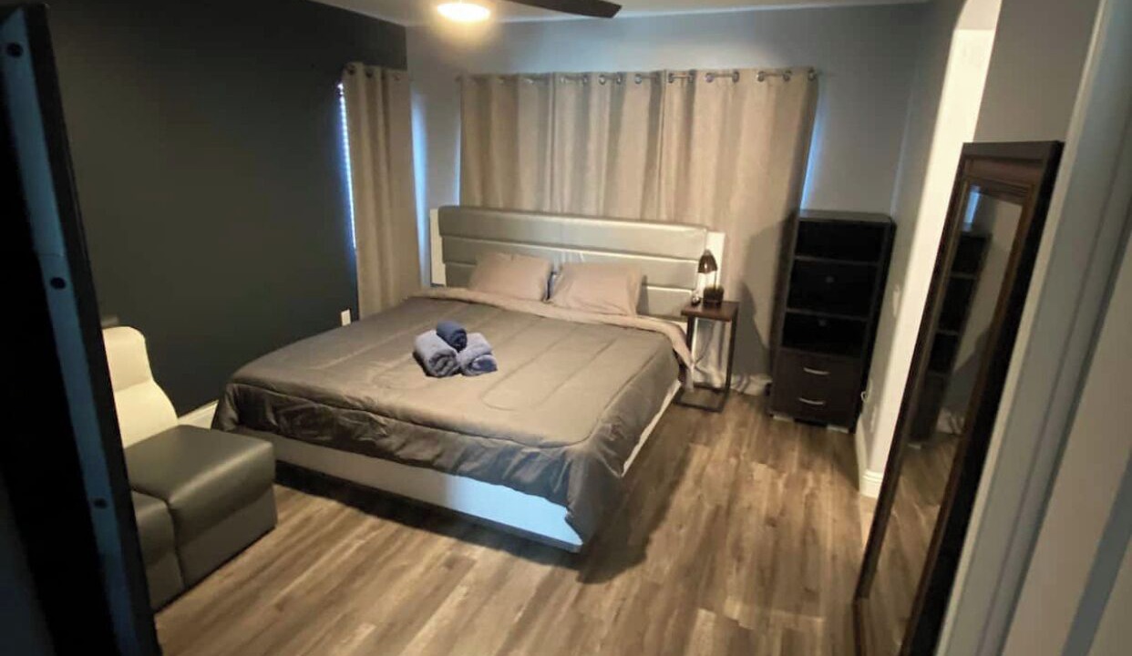 Photo of Bedroom in Enterprise