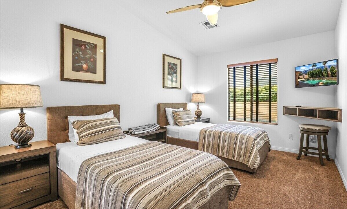 Photo of Bedroom in Racquet Club West