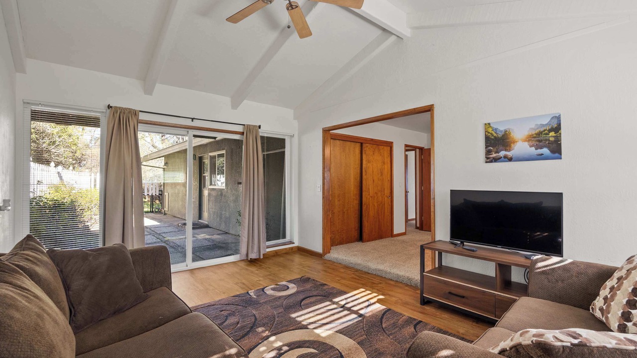 Photo of Livingroom in Oroville East
