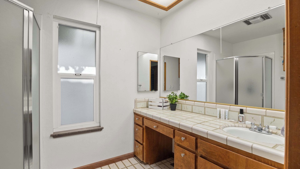 Photo of Bathroom in Oroville East