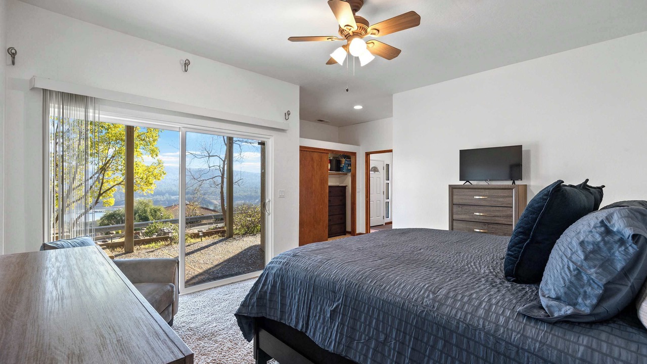 Photo of Bedroom in Oroville East