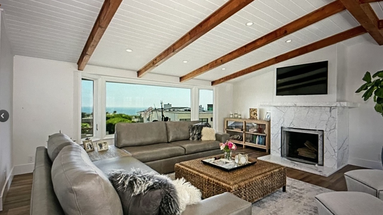 Photo of Livingroom in Corona del Mar