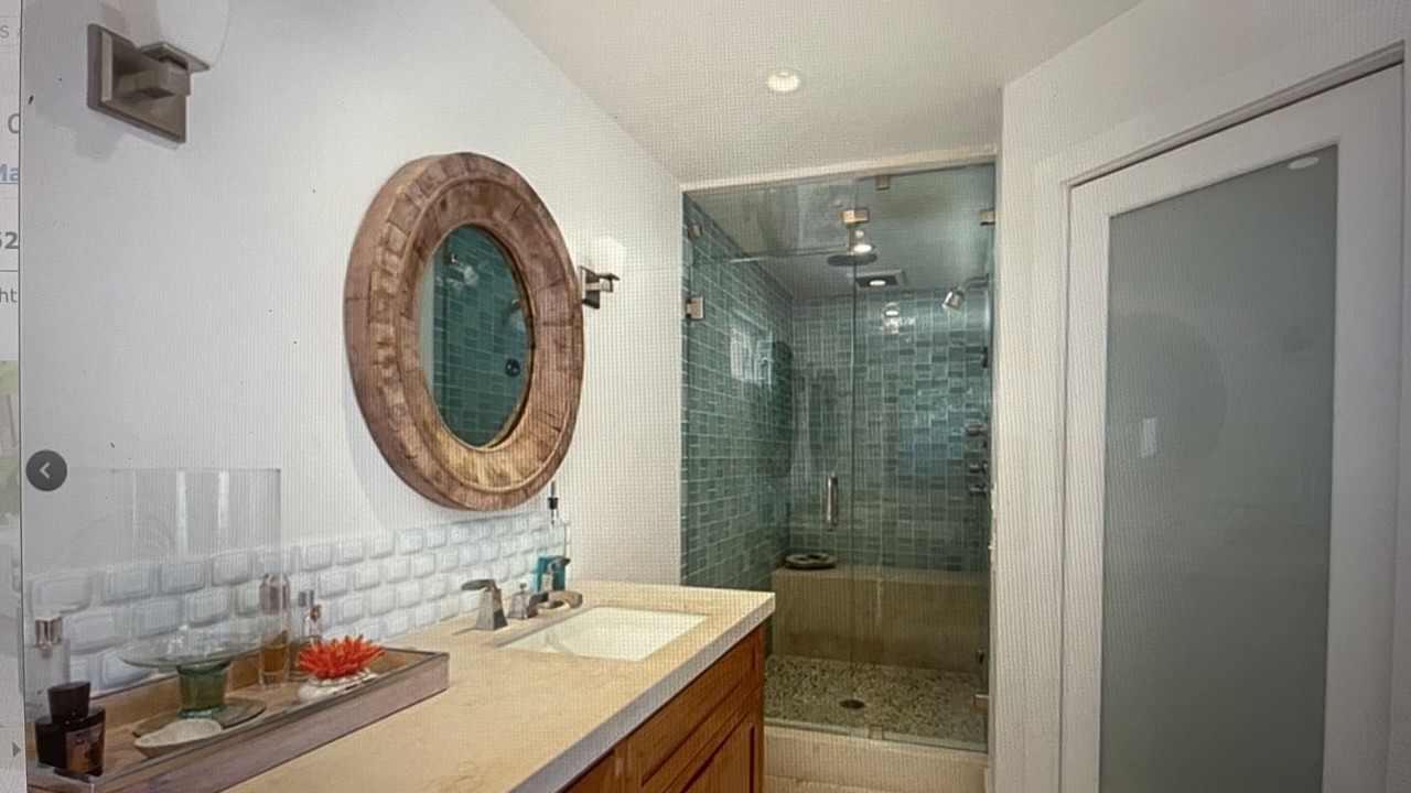 Photo of Bathroom in Corona del Mar