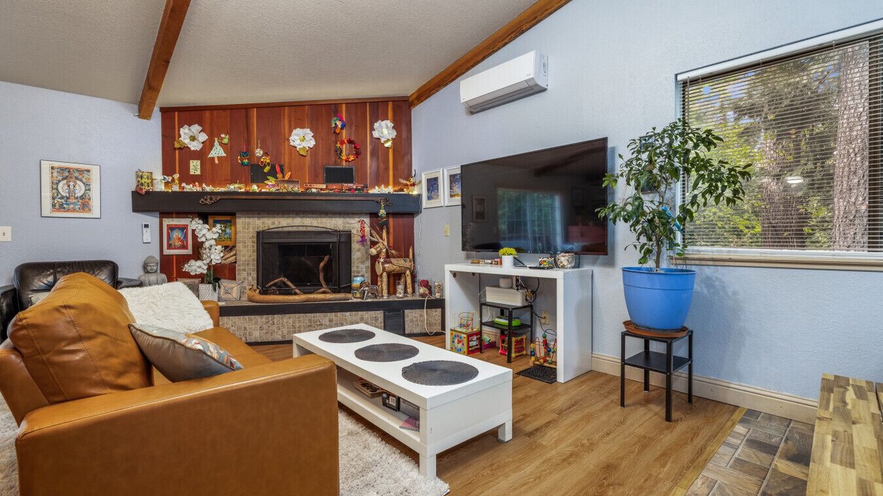 Photo of Livingroom in Twain Harte