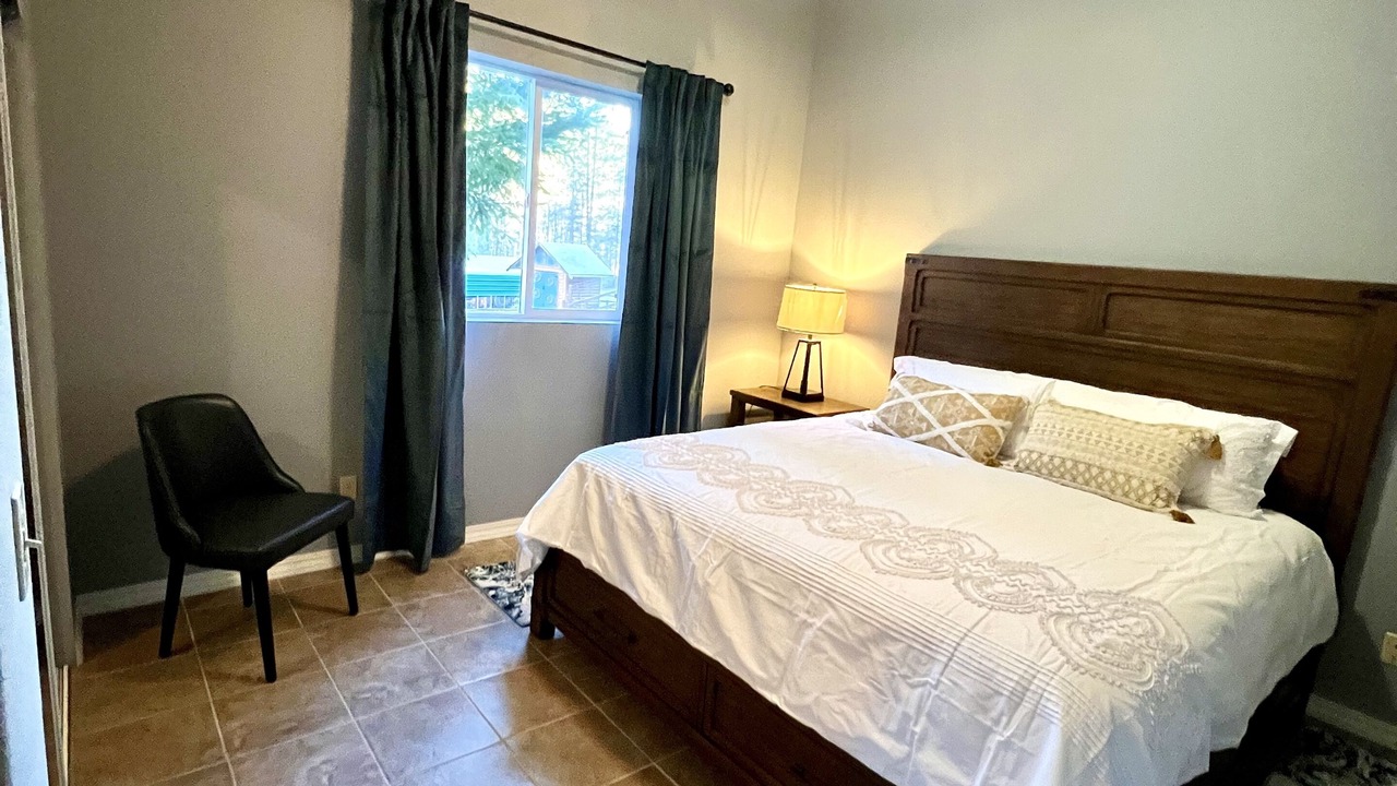 Photo of Bedroom in Douglas City